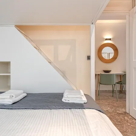 The Nest * Hriszí Aktí Haniá