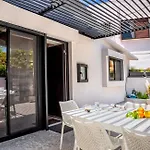 بيت للعطل The Nest